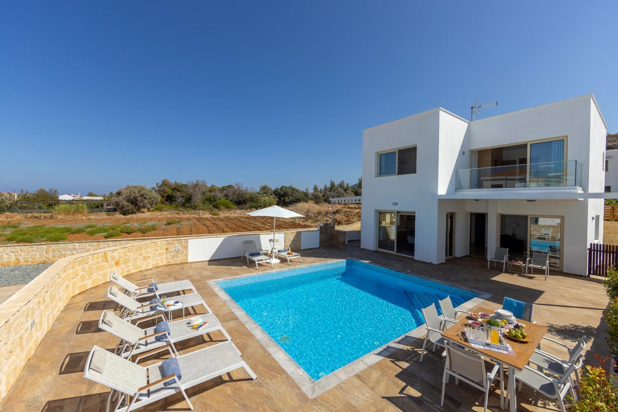 Diana Seaside Villas Pomos Quarto foto